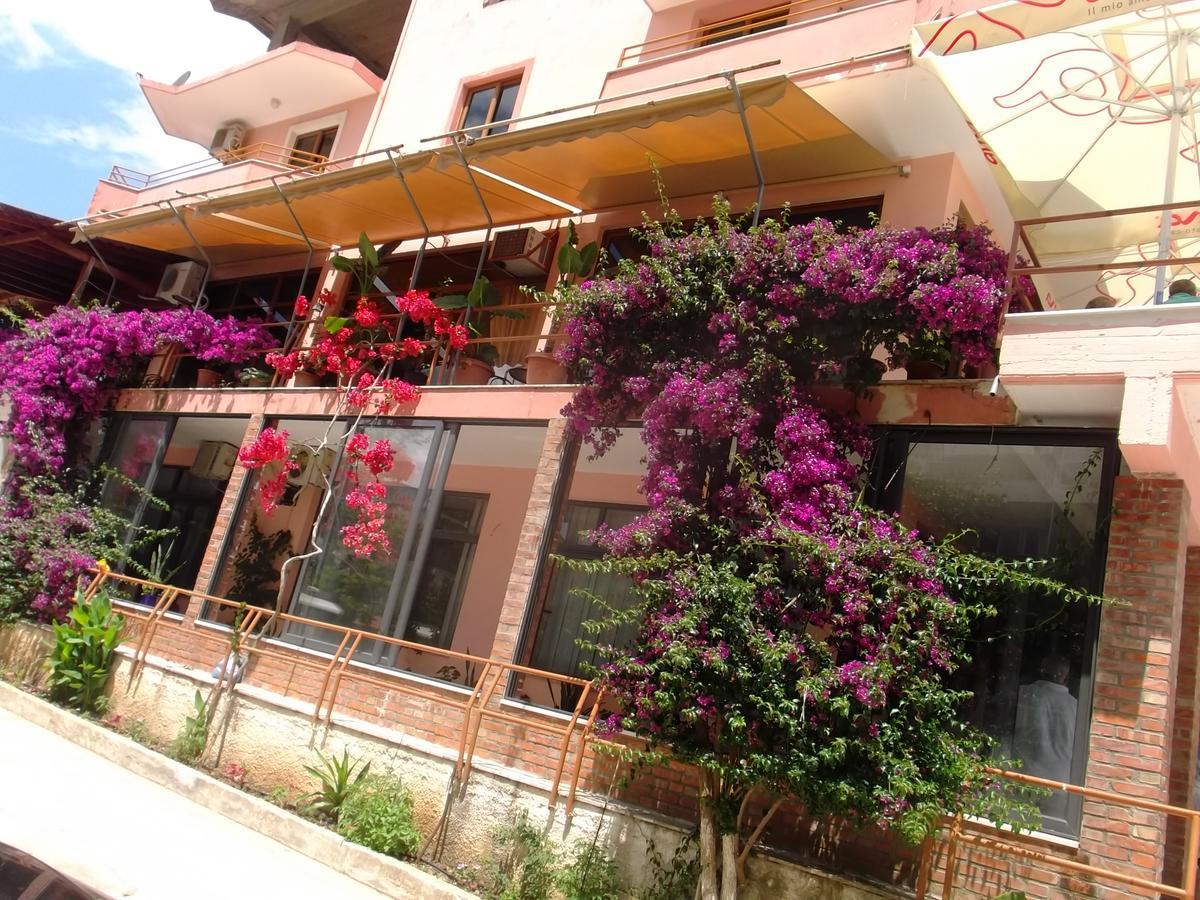 Hotel Tatzati Sarandë Exterior foto